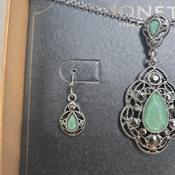 MONET Designer Necklace And Earring Jewelry Set Turquoise Color Silver Tone - Picture 2 of 14